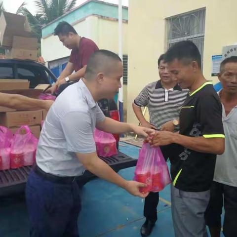 县水务局开展中秋节慰问贫困户活动