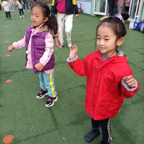 德文幼儿园阳光班晚间播报