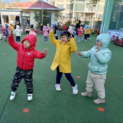 德文幼儿园阳光班晚间播报