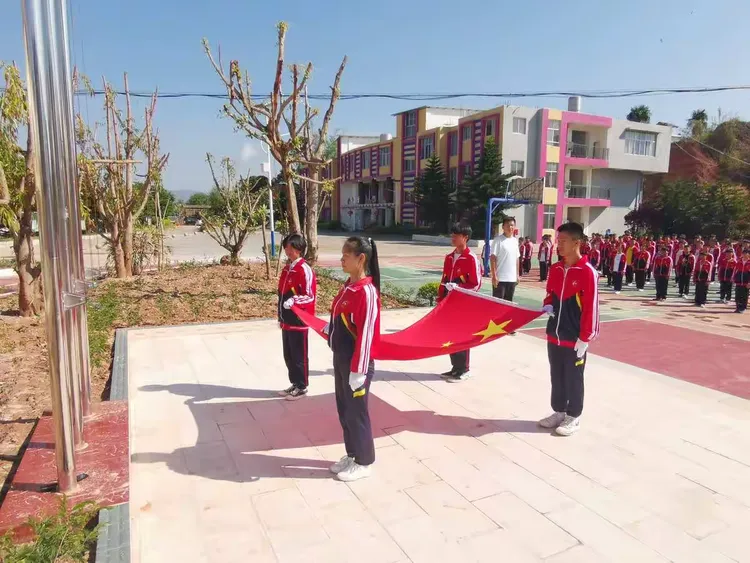 "五四精神 传承有我"思茅育英学校举行"五四"纪念系列活动