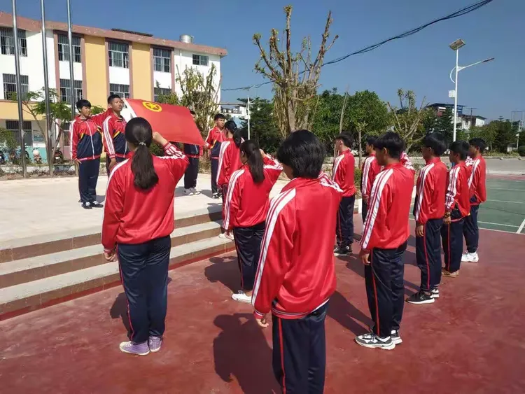 "五四精神 传承有我"思茅育英学校举行"五四"纪念系列活动