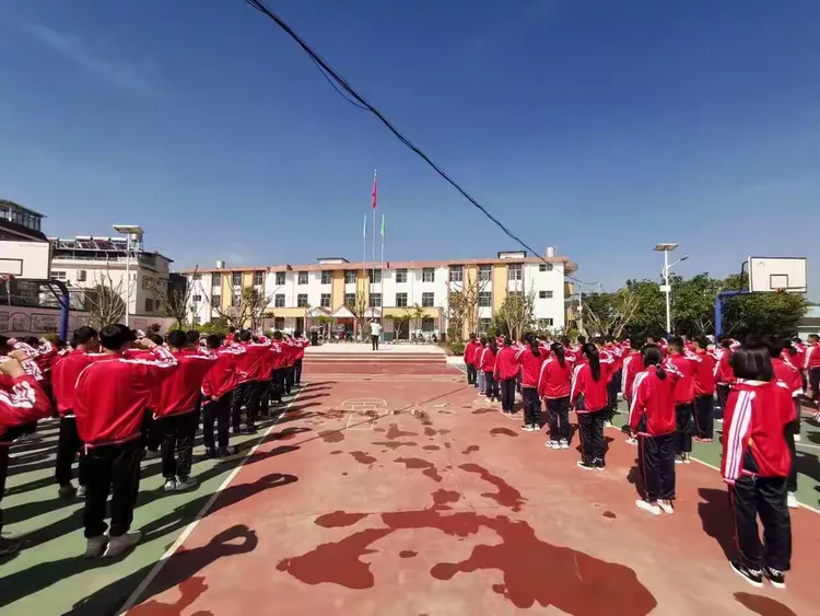 "五四精神 传承有我"思茅育英学校举行"五四"纪念系列活动