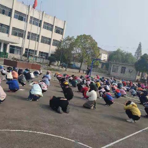 安全警钟长鸣——隆西小学防空演练