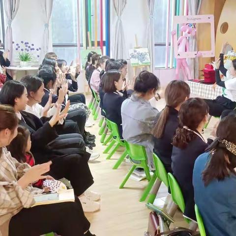 泸西县爱丁堡幼儿园3月总结大会