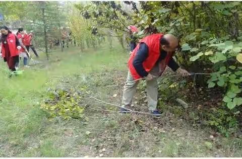 计算机学院（软件学院）党总支开展“争做文明教工   共创文明校园”志愿服务专题党日活动