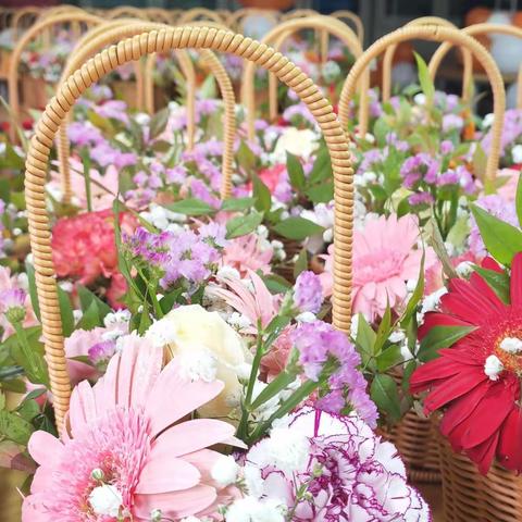 展女性风采 谱教育新篇黔江区城南小学校纪念“三八国际妇女节”113周年活动