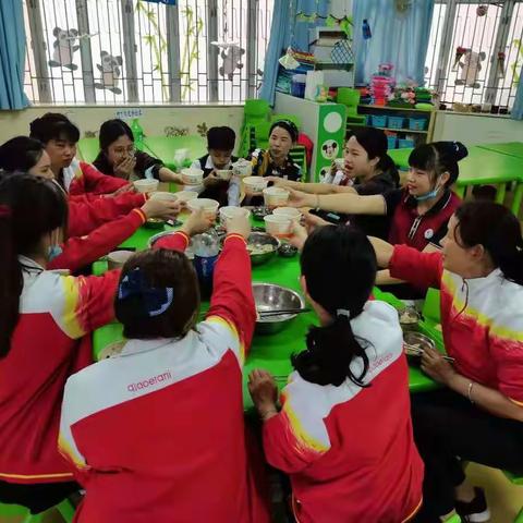 光彩幼儿园三八节工会活动