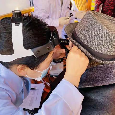 金泉街道金桥社区志愿者项目——“人人享有听力健康”志愿者学雷锋“爱耳日”义诊活动