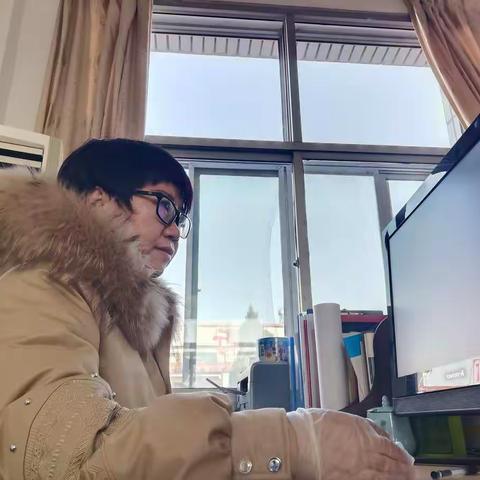 坚守人民教师本色，当好抗击疫情“战斗员”