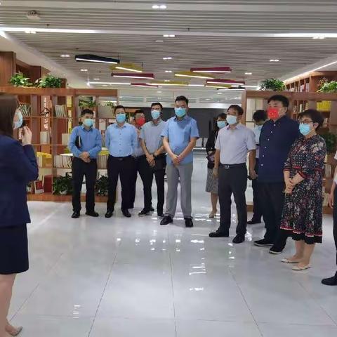 西渭东区管委会一行到我区政务中心、区党群服务中心交流学习