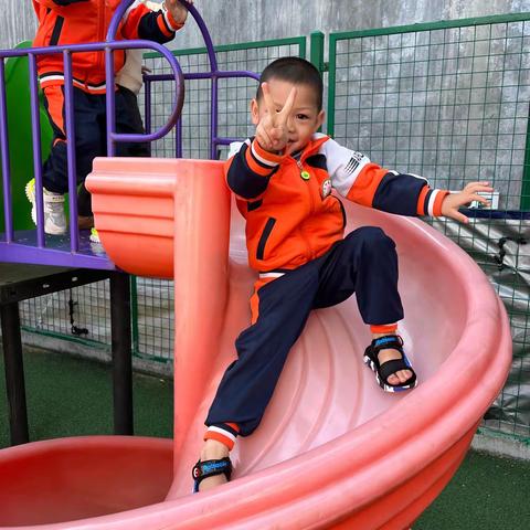 🌈小朋友们🔛开启校园之旅🌟🌟不慌不忙 慢慢长大[比心][比心]🍭🍭要加油吖〰️〰️