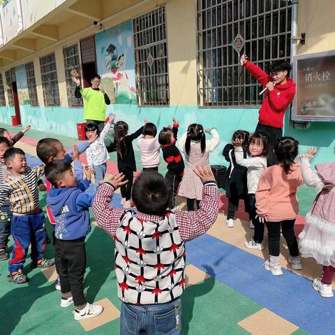 华山中英文幼儿园  中班  一周日常