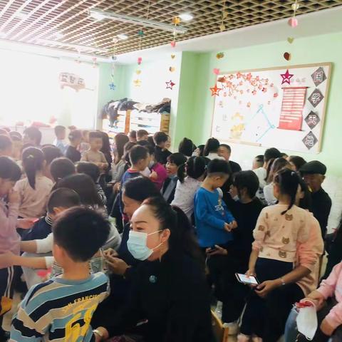 “感恩有您 ，伴我成长”——明星梧桐幼儿园大一班感恩节家园同乐会圆满结束