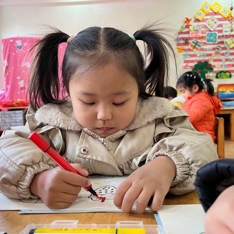 童心童画，别样精彩--肥城市实验幼儿园桃苗四班每周创意绘画