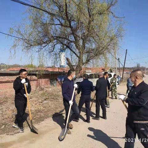 辉南县林业局开展城乡结合部卫生整治活动