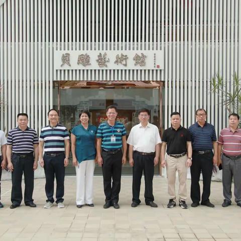 河池市政协考察组莅临北海市中职校考察指导