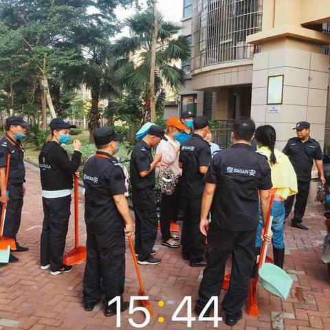 中秋佳节五源河公寓全体员工坚守岗位持续开展“登革热”防控工作