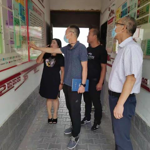 机关服务中心党支部开展志愿服务活动--走进凯歌楼社区慰问困难群众