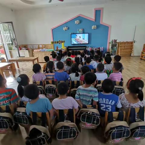 “开展防空演练，共筑生命防线”——桐琴镇幸福时光幼儿园2021.9.18防空疏散演练