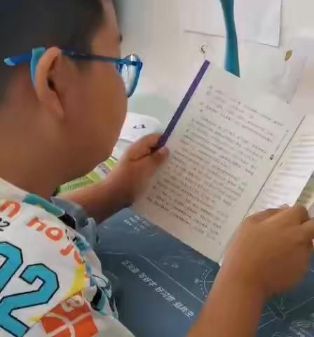 东盛小学三年五班【李冠霖】第147期家庭