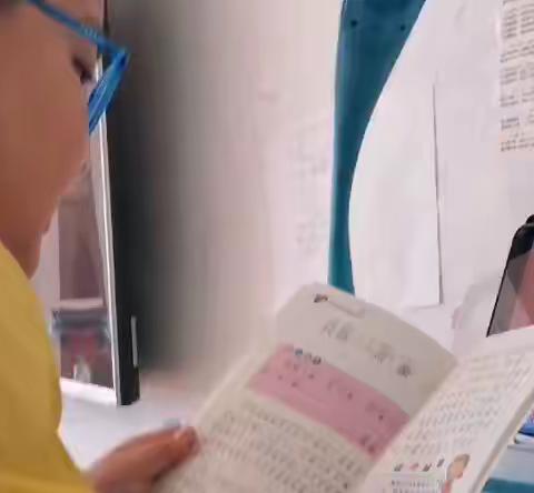 东盛小学三年五班【李冠霖】第183期家庭