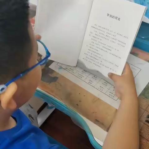 东盛小学三年五班【李冠霖】第135期家庭