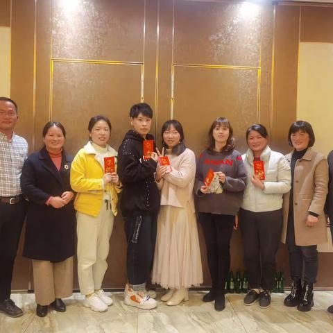 表彰优秀树榜样  激励人心齐图强