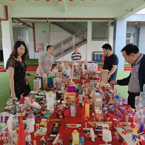 “风雨历程一百载，科技强国展未来”长庆泾渭小学“六一”科技作品展