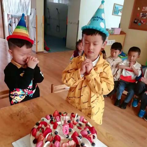 碧水雅苑幼儿园大二班林琨梓晨生日快乐