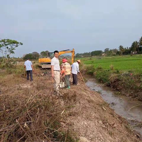 “六水共治”—万星村清理堵塞河道