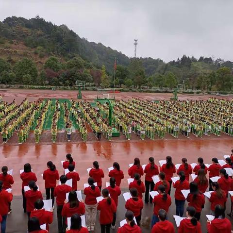 言传身教,展红旗风采——记红旗小学教师诵经典、传经典活动