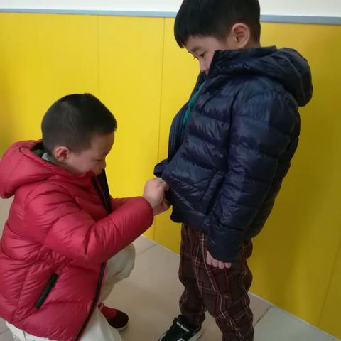 内丘县幼儿园中二班“学雷锋纪念日”活动