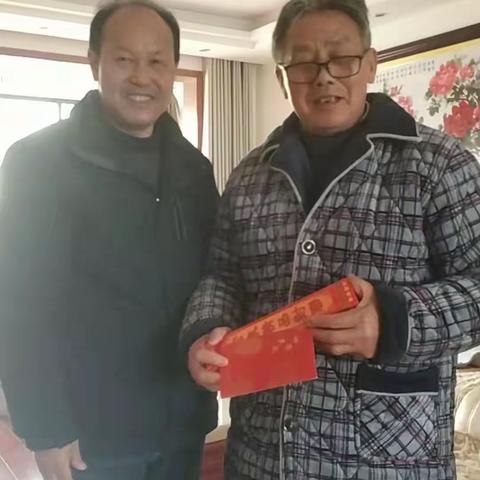 岁寒见真情，冬日暖民心——安义县万埠中学党支部走访慰问活动