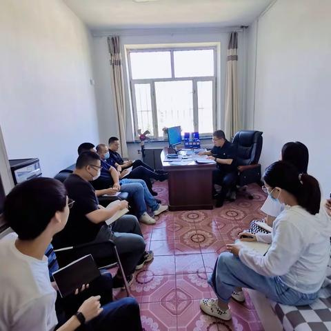 经合局传达区委工作会议专题会