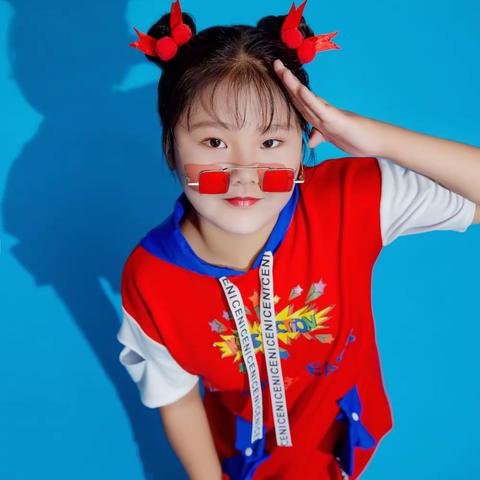 ❤☀我是实验小学2019级一班学生 张欣蕊 我今年9岁了，我是一个比较活泼开朗可爱的女孩。❤☀