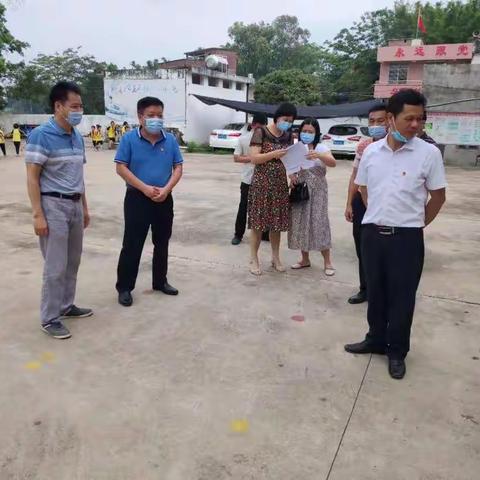 爱心捐赠，书香传情——罗定开放大学向素龙街棠梨小学捐赠图书活动