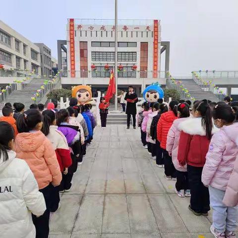 感谢执勤家长，为孩子们筑起安全之墙