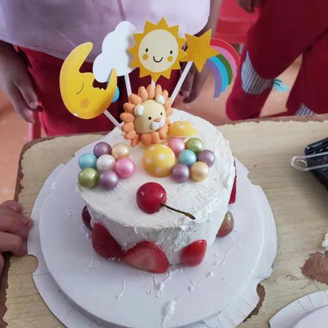 瓷苑小区江滨幼儿园·学前二班六一亲子活动《蛋糕DIY》