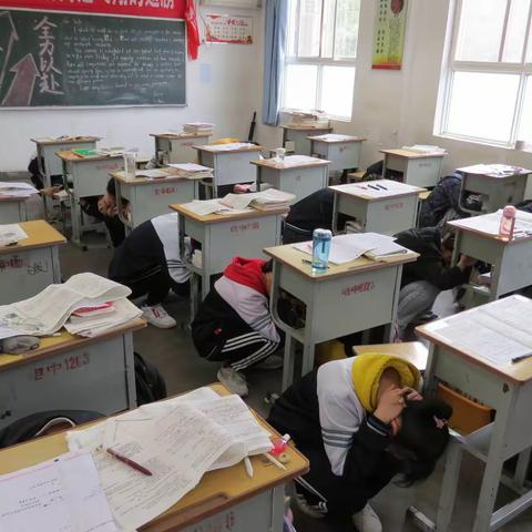 安全重于泰山 责任牢记在心|鄠邑区电厂中学成功开展防震紧急疏散演练活动