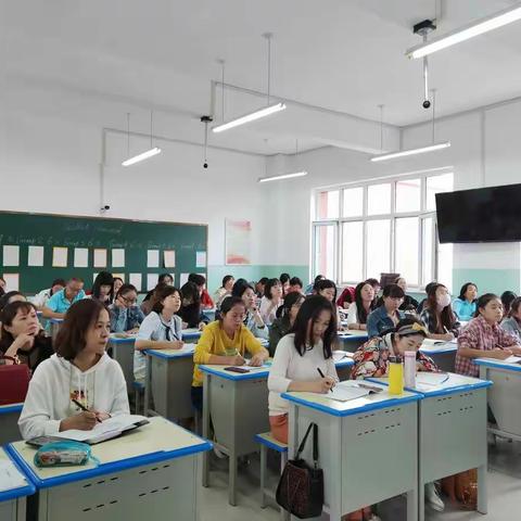 贺兰一中初中部一体机使用培训会