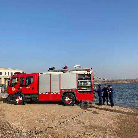 九龙消防救援站开展消防车供水、消火栓供水、消防车吸水等供水能力测试