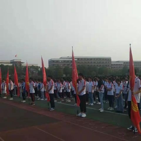 我与祖国共奋进  | 万年中学团委开展“我与祖国共奋进——国旗下的演讲”特别主题团日活动