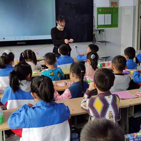 第四实验小学一年级七班社团课——手工