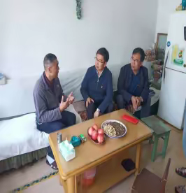 “八一”送温暖  浓浓双拥情