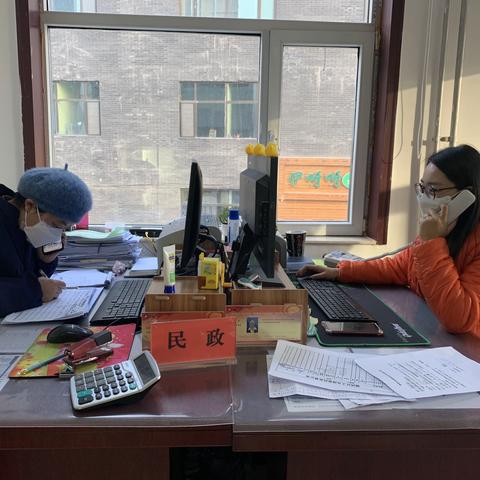 抗击疫情                  我们一直在坚守