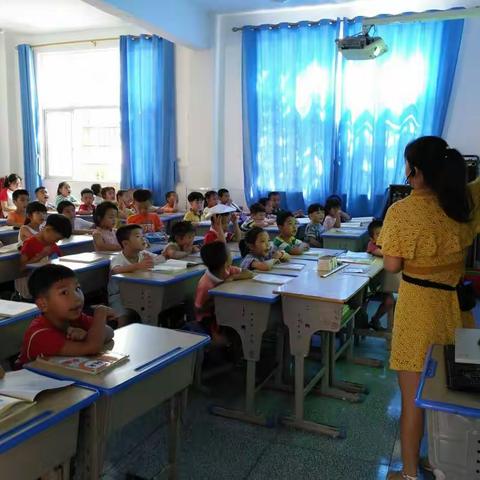 金秋九月共学习，听课评课促成长！