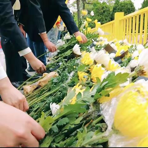 铭记历史 砥砺青春