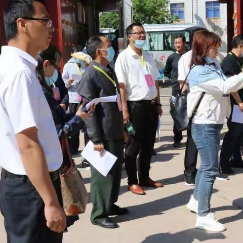 在楚部分省州市人大代表到鹿城小学云荫寺校区视察学校教育改革情况