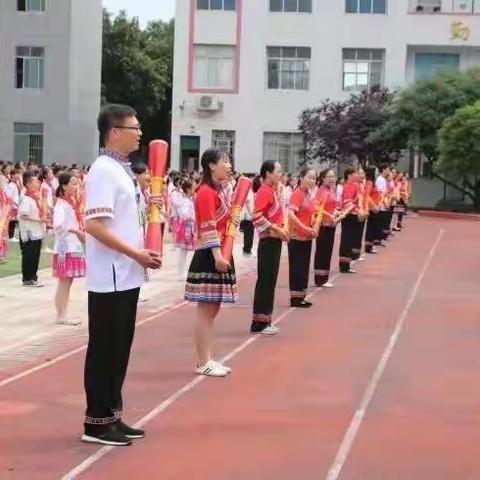 沱江镇第一小学六年级长鼓操比赛