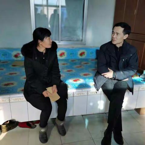 县人大主任刘永全一行到汤图乡慰问困难人大代表